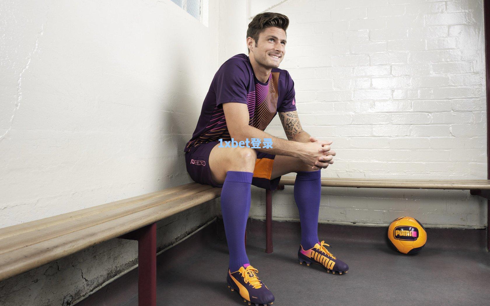 巴黎新星埃基蒂克评选世界最佳边锋，亚马尔、萨拉赫、奥利塞引领时代